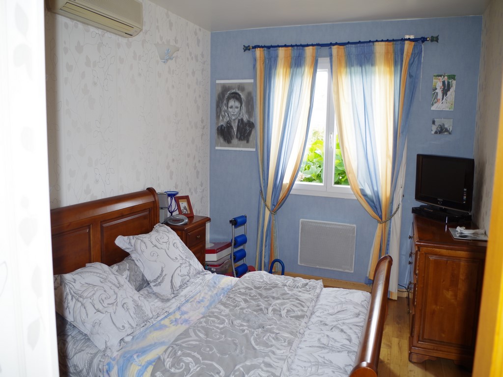 Maison de plain pied 4 chambres piscine sur 929m² sur le barp centre